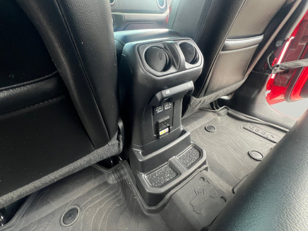 Used 2023 Jeep Wrangler Unlimited Sahara w/ Cold Weather Group AWD/4WD image 28