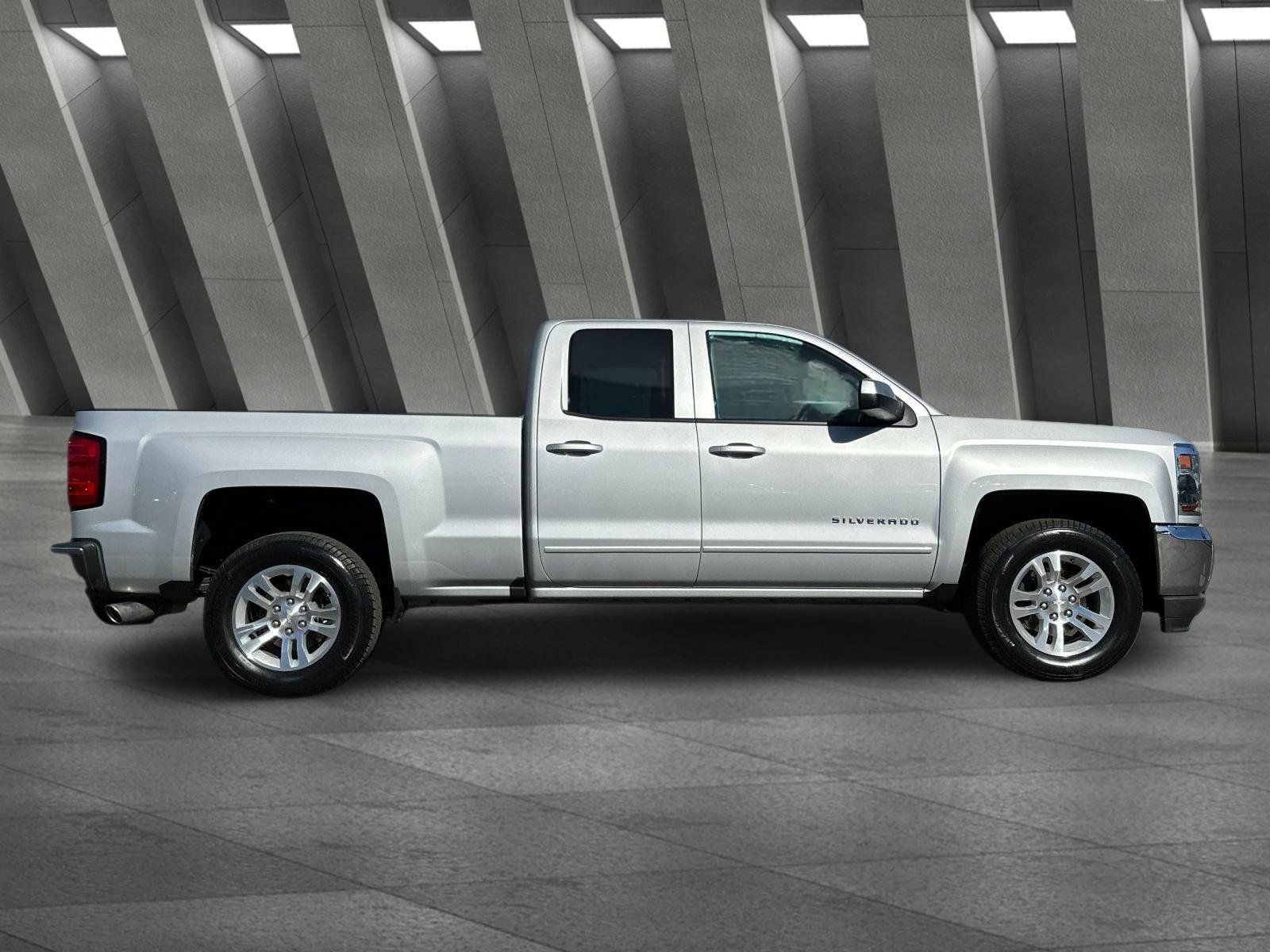 Used 2017 Chevrolet Silverado 1500 LT w/ All Star Edition RWD image 3