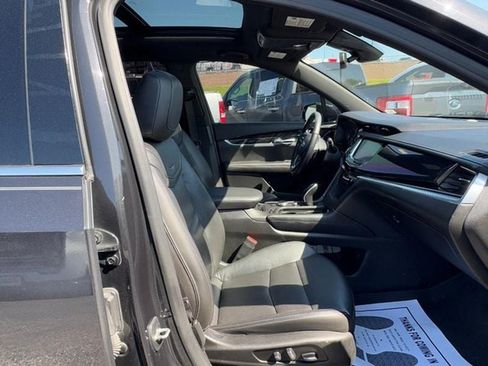 Used 2020 Cadillac XT6 Premium Luxury w/ LPO, Floor Liner Package AWD/4WD image 20