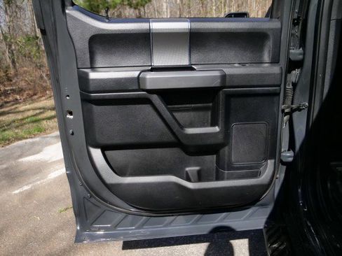 Used 2017 Ford F150 XLT w/ Equipment Group 302A Luxury image 25