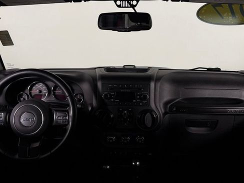 Used 2017 Jeep Wrangler Unlimited Rubicon AWD/4WD image 29