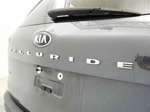 Used 2020 Kia Telluride S AWD/4WD image 17