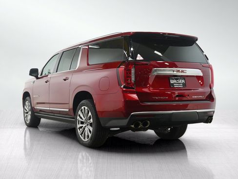 Used 2024 GMC Yukon XL Denali w/ Denali Reserve Package AWD/4WD image 3