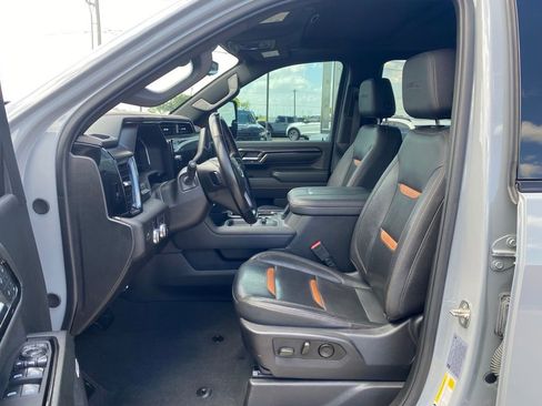 Used 2024 GMC Sierra 2500 AT4 w/ AT4 Premium Plus Package AWD/4WD image 10