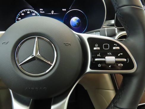 Certified 2022 Mercedes-Benz GLC 300 image 12