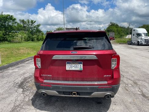 Used 2022 Ford Explorer Limited w/ Equipment Group 301A AWD/4WD image 7
