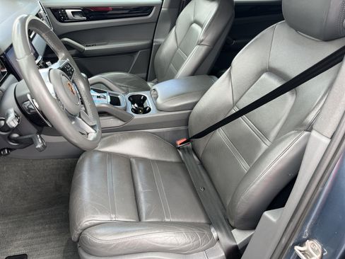 Used 2019 Porsche Cayenne image 16