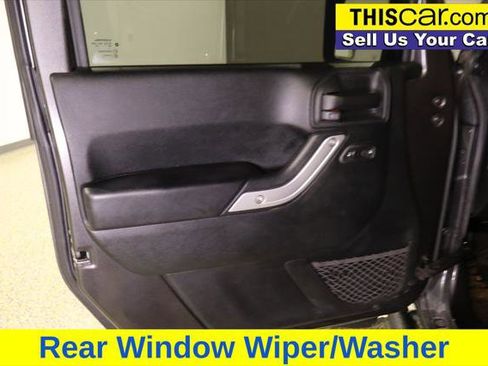 Used 2017 Jeep Wrangler Unlimited Rubicon w/ Connectivity Group image 30