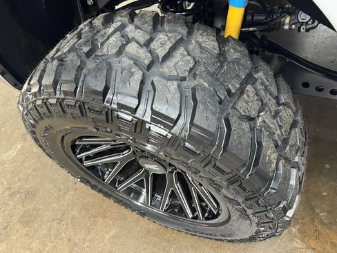 Used 2024 RAM 2500 Big Horn w/ Off Road Package AWD/4WD image 9
