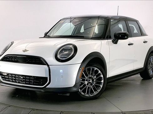 Used 2026 MINI Cooper 4-Door Hardtop FWD image 11