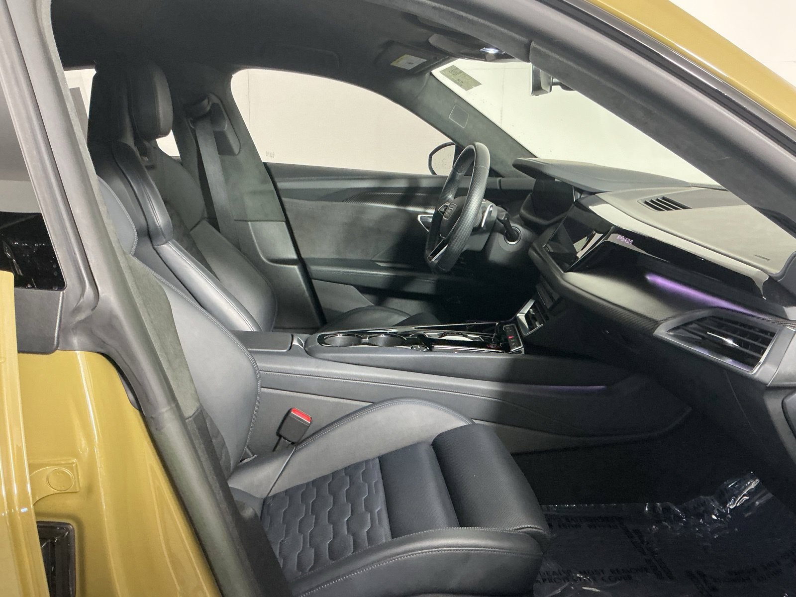 Used 2023 Audi RS e-tron GT w/ Carbon Performance Package AWD/4WD image 18
