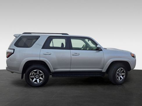 Used 2024 Toyota 4Runner TRD Off-Road image 3