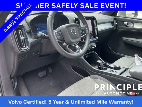 Certified 2024 Volvo XC40 B5 Core AWD/4WD image 27