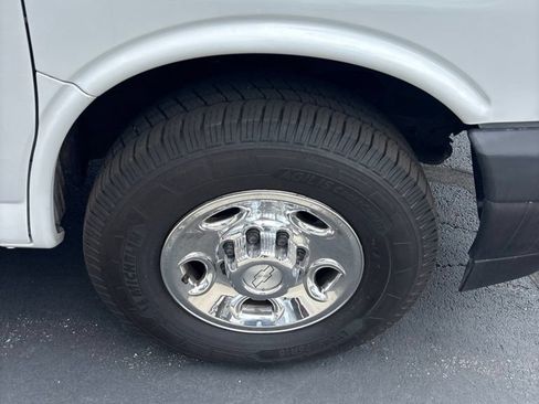 Certified 2019 Chevrolet Express 2500 w/ Driver Convenience Package RWD image 7