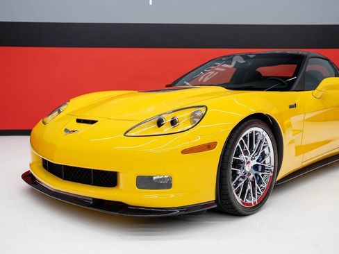 Used 2010 Chevrolet Corvette ZR1 w/ Preferred Equipment Group RWD image 5