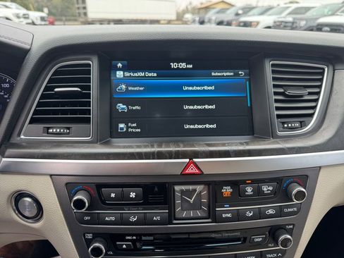 Used 2017 Genesis G80 3.8 w/ Option Group 03 image 37