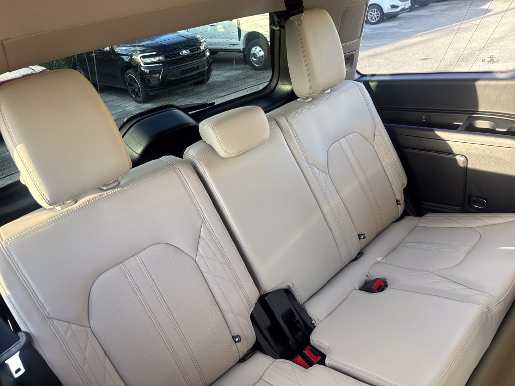 Used 2020 Ford Expedition Platinum RWD image 30