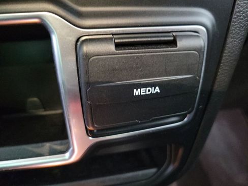 Used 2019 Jeep Wrangler Sport image 37