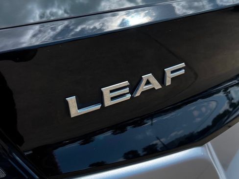 Used 2019 Nissan Leaf SV Plus w/ SV Plus Technology Package FWD image 16