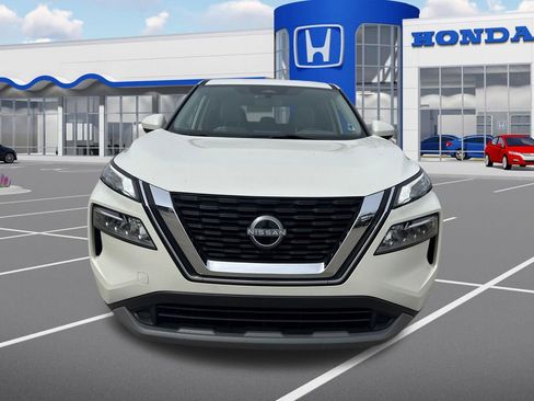 Used 2023 Nissan Rogue SV FWD image 2
