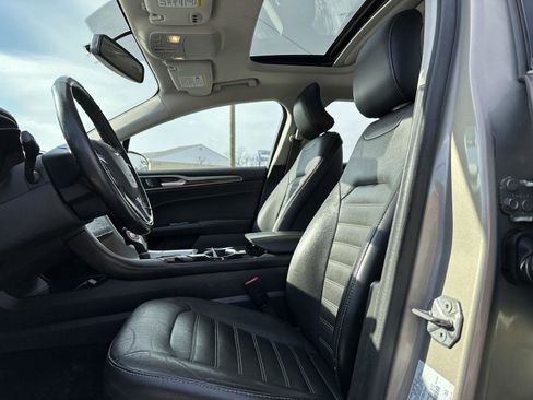 Used 2015 Ford Fusion SE w/ Equipment Group 202A image 11