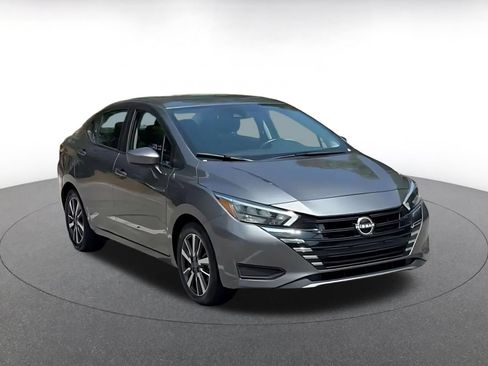 Used 2025 Nissan Versa SV FWD image 3