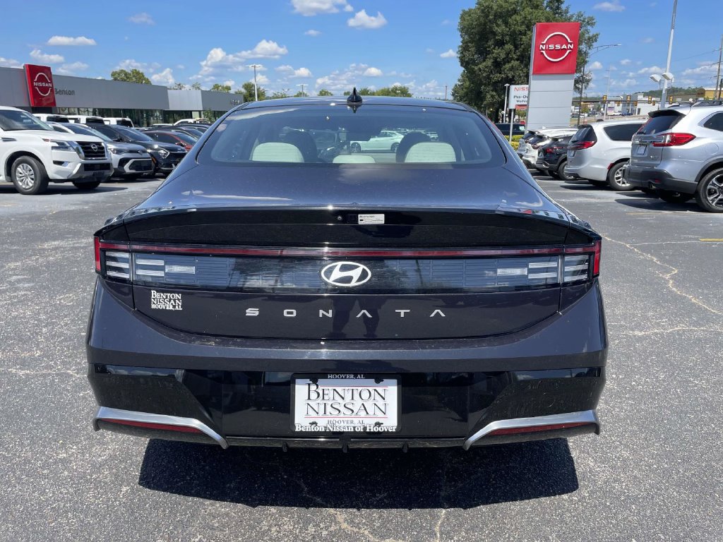 Used 2025 Hyundai Sonata SEL FWD image 4