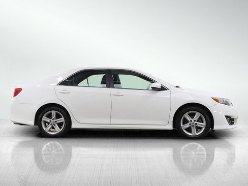Used 2013 Toyota Camry SE image 6