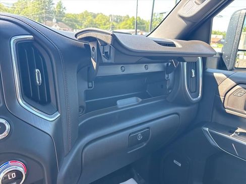 Used 2022 GMC Sierra 2500 AT4 w/ AT4 Premium Plus Package AWD/4WD image 41