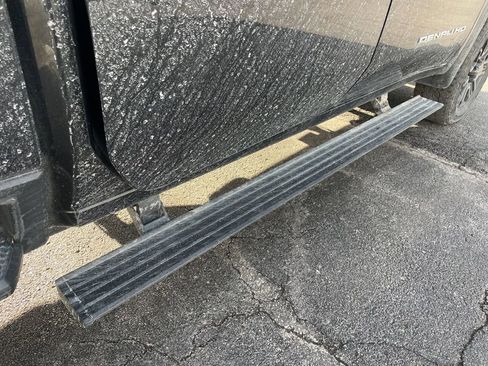 Used 2021 GMC Sierra 3500 Denali w/ Denali Black Diamond Edition image 16