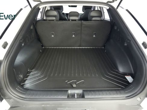 Used 2025 Kia EV6 Light RWD image 8