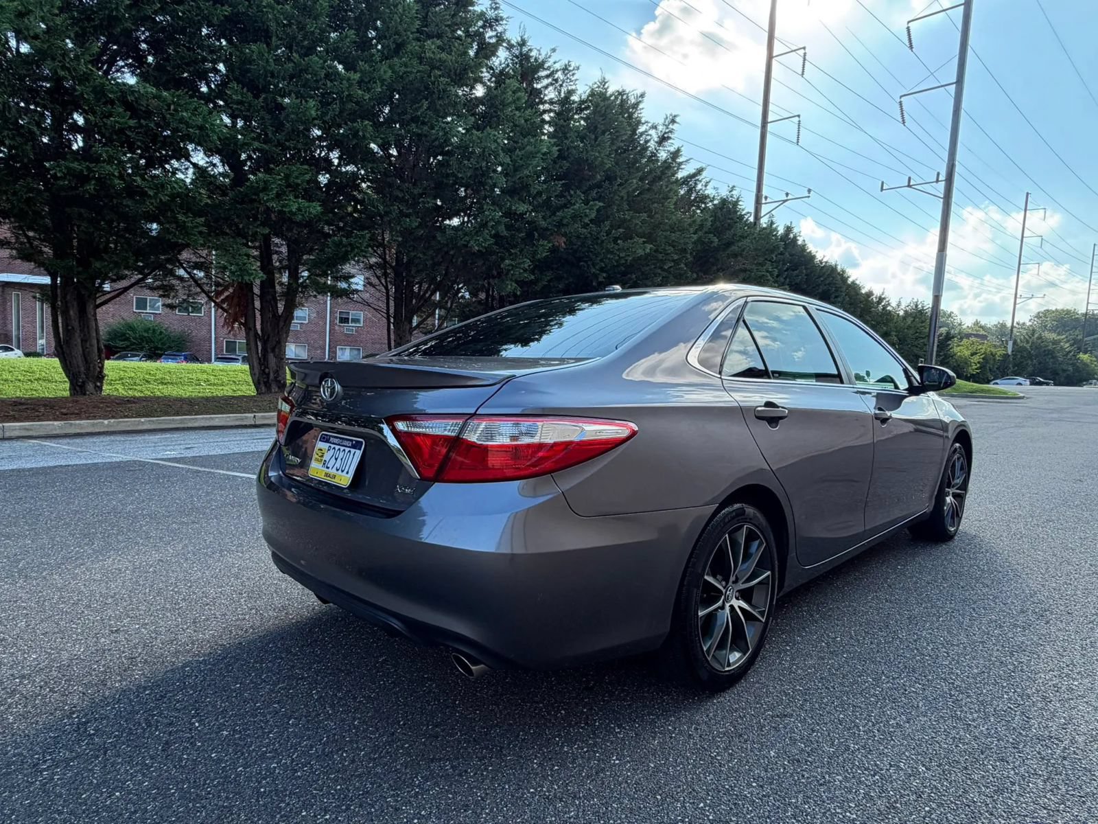 Used 2017 Toyota Camry XSE FWD image 7