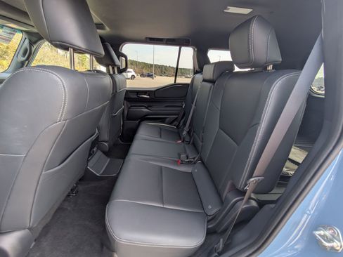 Used 2024 Toyota Land Cruiser image 24