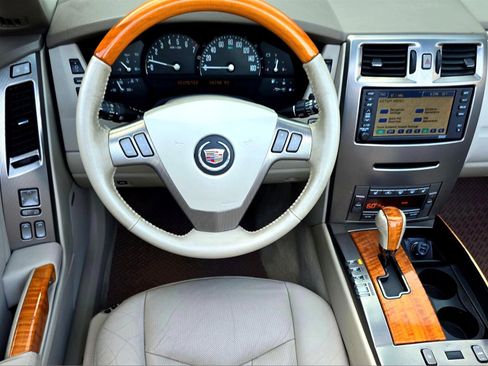 Used 2004 Cadillac XLR image 28