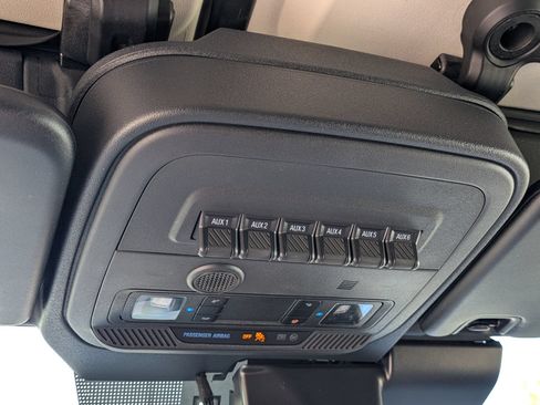 Certified 2025 Ford Bronco Badlands AWD/4WD image 29