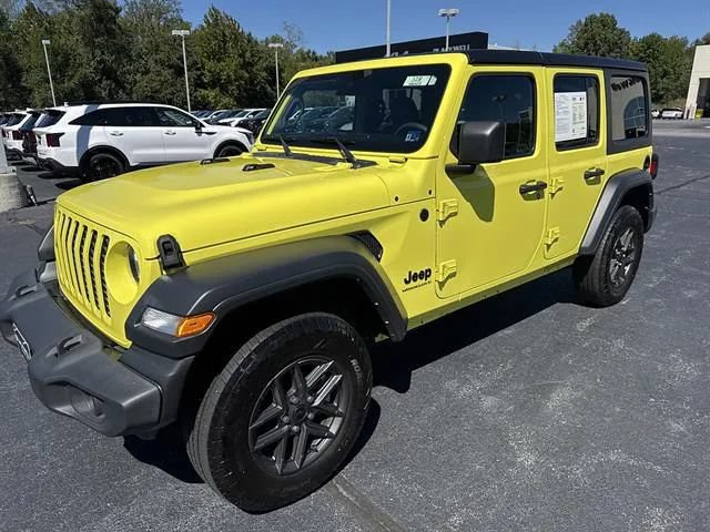 Used 2024 Jeep Wrangler Unlimited Sport AWD/4WD image 4