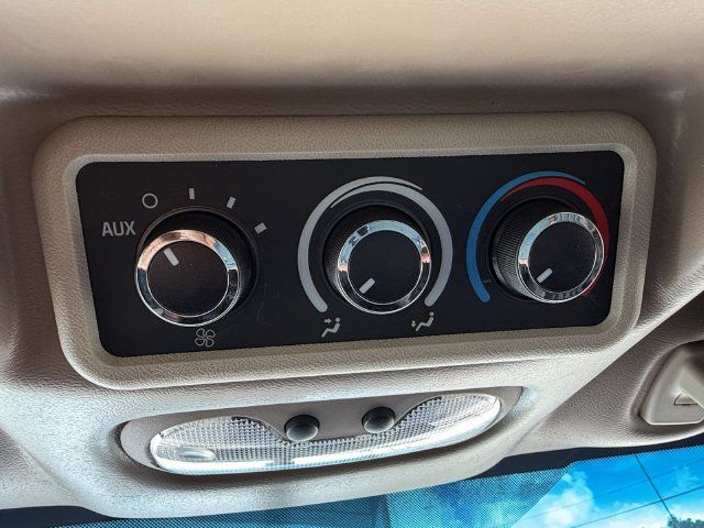Used 2014 GMC Savana 1500 RWD image 29