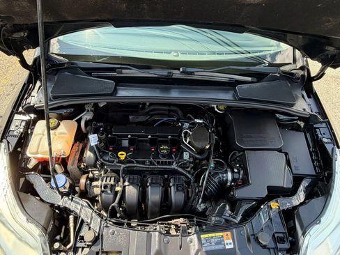 Used 2014 Ford Focus SE w/ SE Winter Package FWD image 35