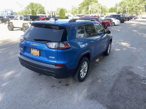 Used 2022 Jeep Cherokee Latitude Lux w/ Sun & Sound Group AWD/4WD image 5