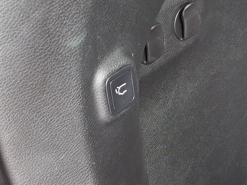 Used 2019 Jeep Cherokee Trailhawk image 31