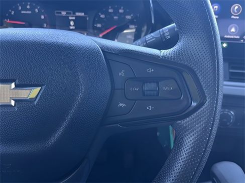 Used 2025 Chevrolet Trax LS w/ LS Convenience Package image 17