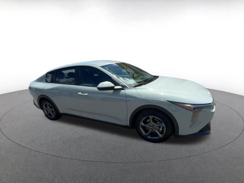 Used 2025 Kia K4 FWD image 2