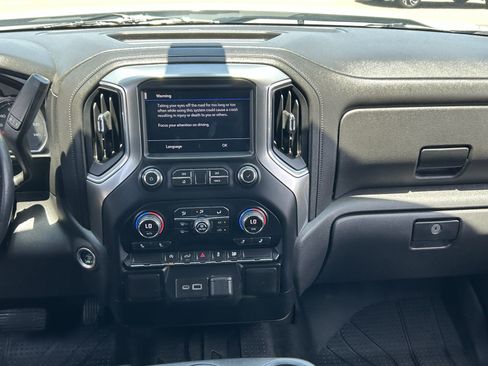 Certified 2021 Chevrolet Silverado 1500 LT AWD/4WD image 17