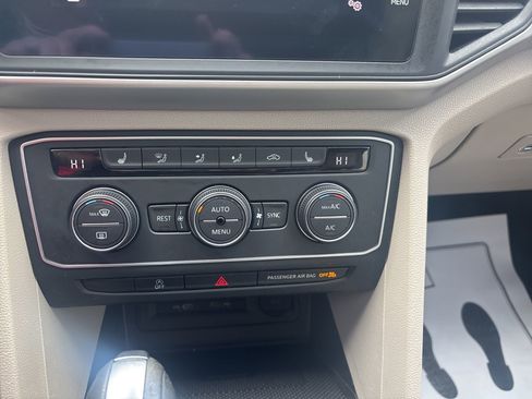 Used 2021 Volkswagen Atlas SE w/ Panoramic Sunroof Package image 29