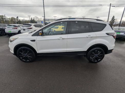 Used 2017 Ford Escape Titanium AWD/4WD image 3