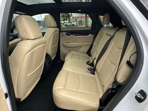 Used 2017 Cadillac XT5 Luxury w/ Driver Awareness Package image 16