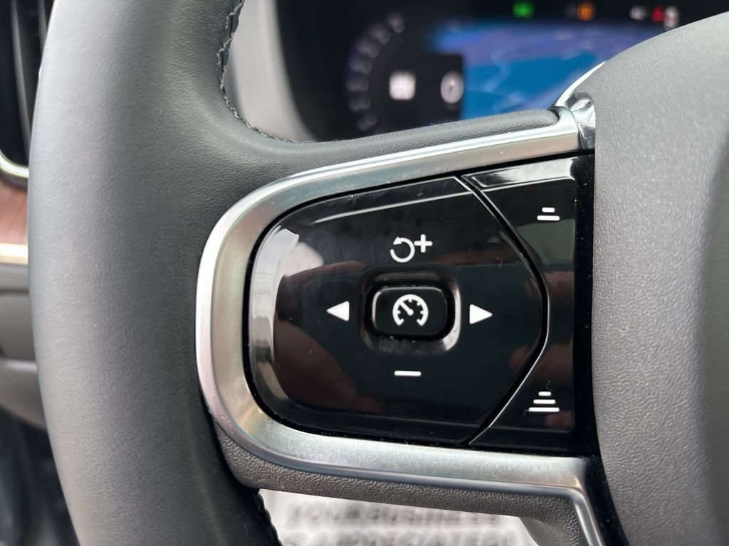 Certified 2023 Volvo XC60 B5 Plus w/ Climate Package AWD/4WD image 24