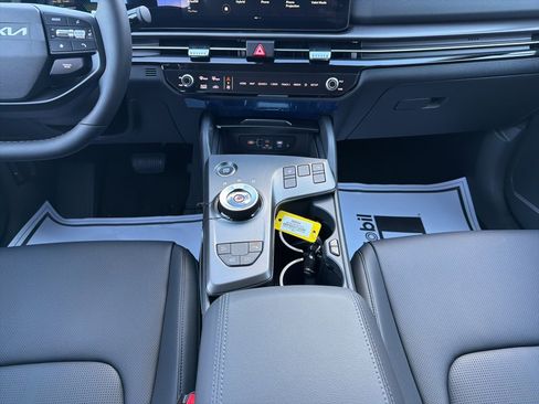 New 2026 Kia Sportage EX image 27
