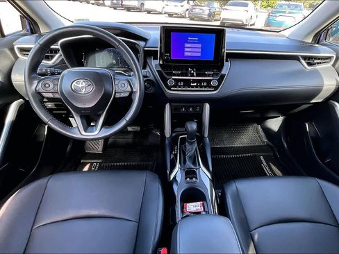 Used 2024 Toyota Corolla Cross XLE w/ Convenience Package AWD/4WD image 15