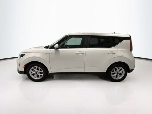 Used 2025 Kia Soul LX w/ LX Technology Package FWD image 4